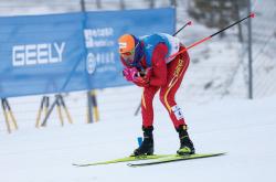 体育直播-运动员在比赛中展现出顶尖竞技水平