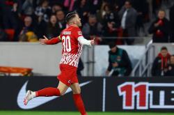 足球直播吧-弗赖堡击败对手，升至联赛前列的简单介绍