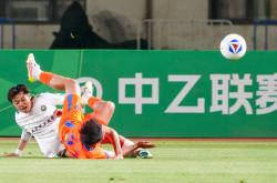 足球直播在线直播观看免费-鲁能客场力克劲敌，备战下一轮比赛的简单介绍