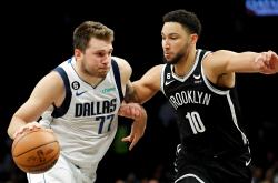 足球直播吧-快船逆转火箭，西蒙斯高光表现的简单介绍