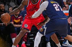 体育直播-莱昂纳德三分火力全开