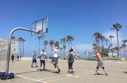 足球直播在线观看免费-球队备战比赛功在不舍，期待更好成绩