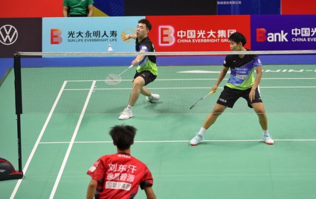 荷兰全胜波斯尼亚,强势领跑 荷兰全胜波斯尼亚,强势领跑