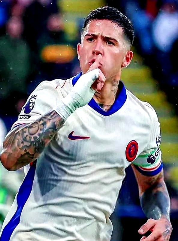 奥芬巴赫球员努力取得比赛胜利 奥芬巴赫球员努力取得比赛胜利