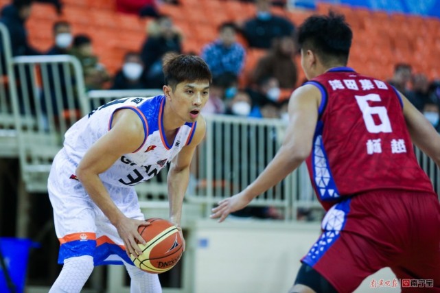 关于香港豪勇队豪取三分，稳固排名前列的信息