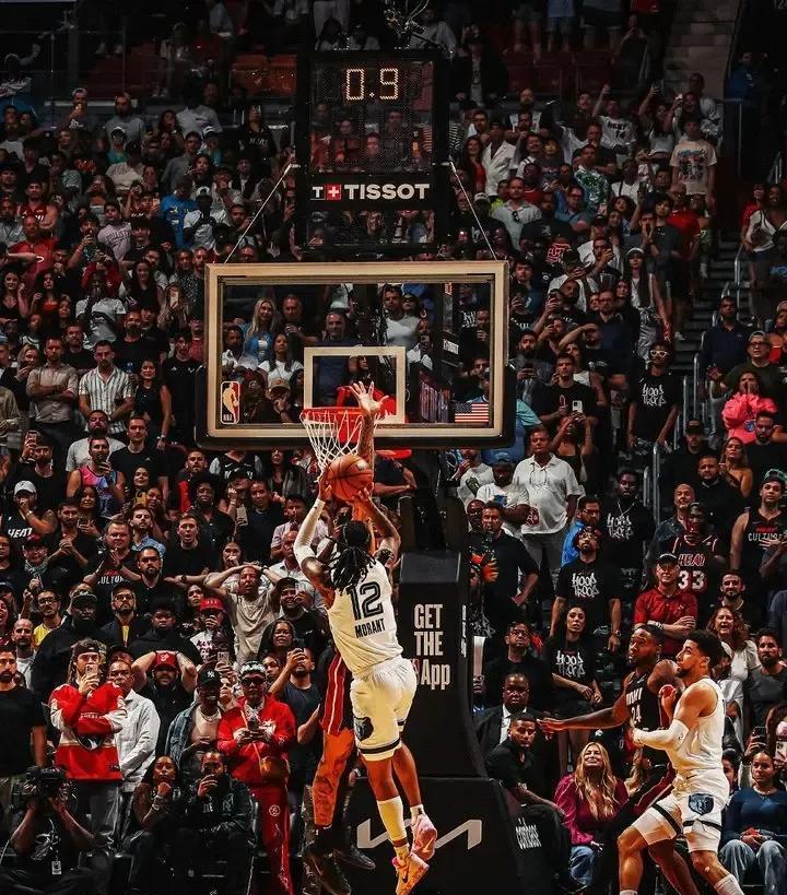 灰熊客场擒灰狼,莫兰特砍下全场最高分 灰熊客场擒灰狼,莫兰特砍下全场最高分