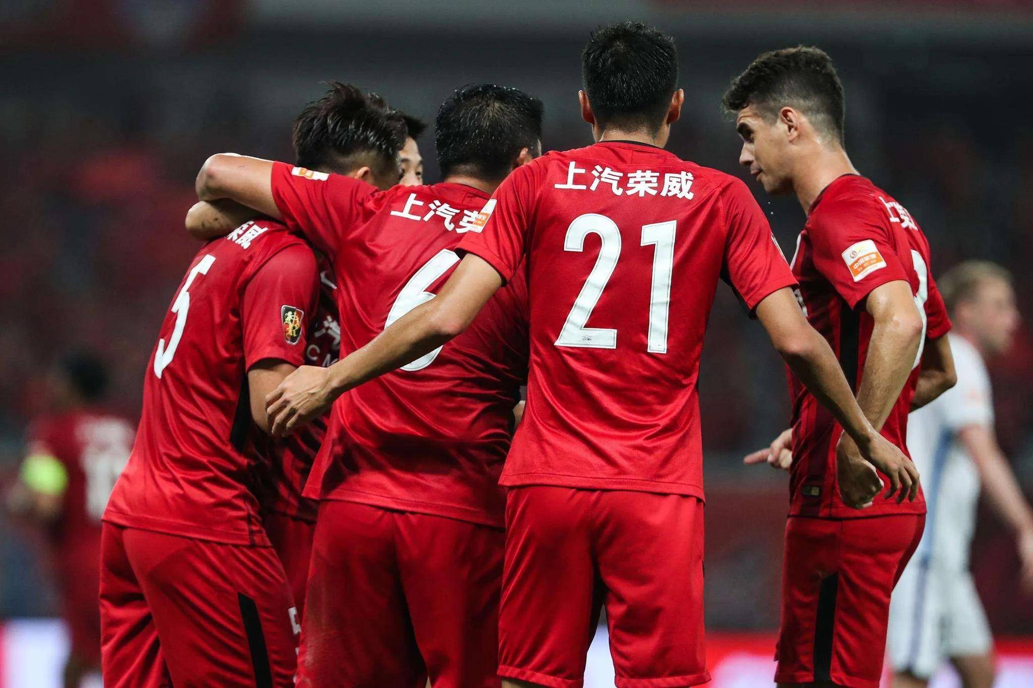 包含上港客场遭受重创，需改善球队表现的词条