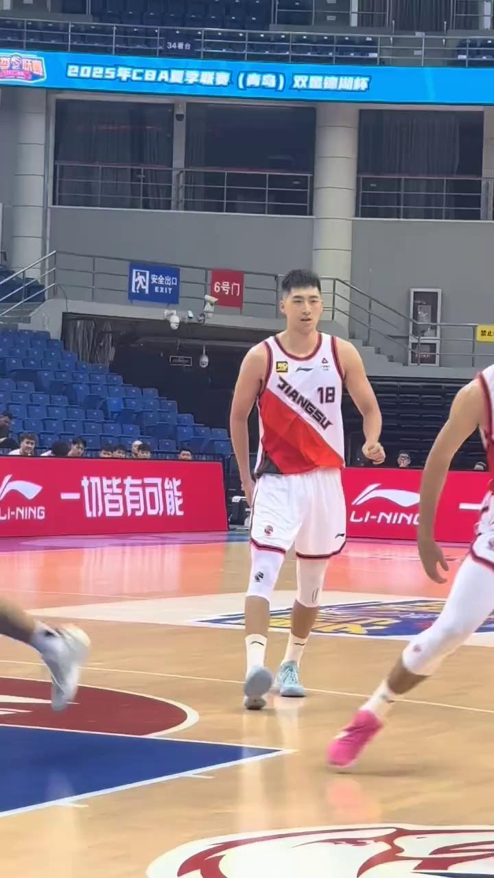 江苏男篮在比赛中失利，表现出不俗战斗力的简单介绍