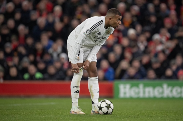 法国力克挪威，姆巴佩梅开二度成为全场最佳的简单介绍