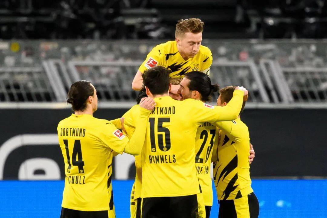 华沙联主场战胜法兰克福，取得关键胜利的简单介绍