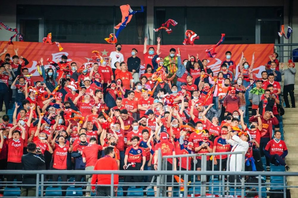 士气高涨球队全员出击,取得关键胜利 士气高涨球队全员出击,取得关键胜利