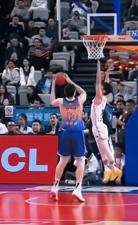 T1险胜MAD,369成为全场焦点八强赛2:1(首尔) T1险胜MAD,369成为全场焦点八强赛2:1(首尔)