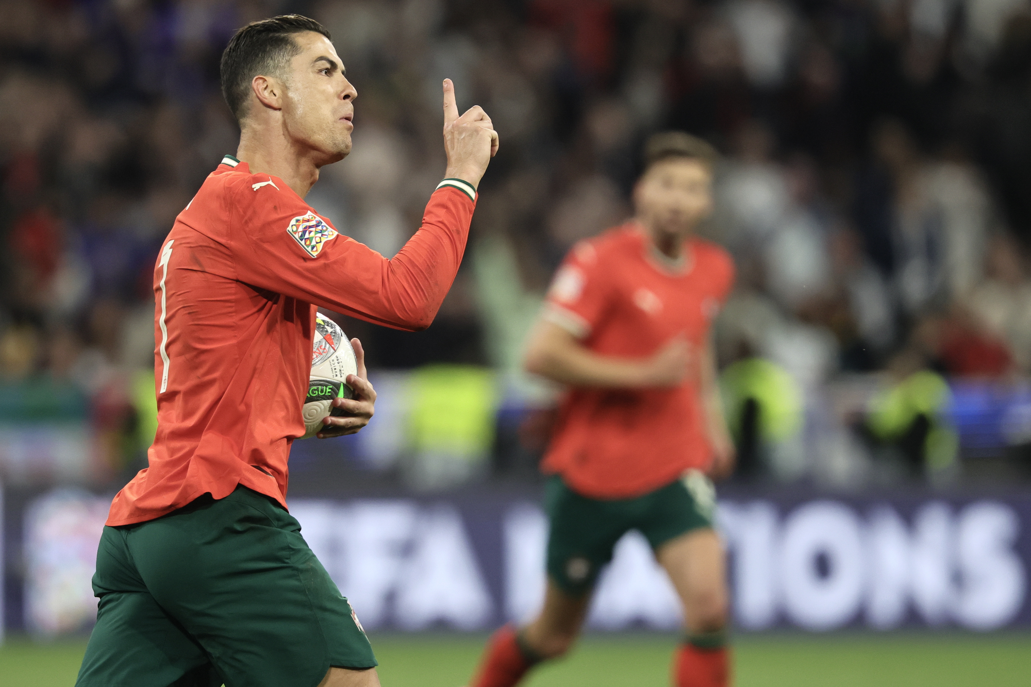 葡萄牙队欧预赛主场告捷，希望之火再活