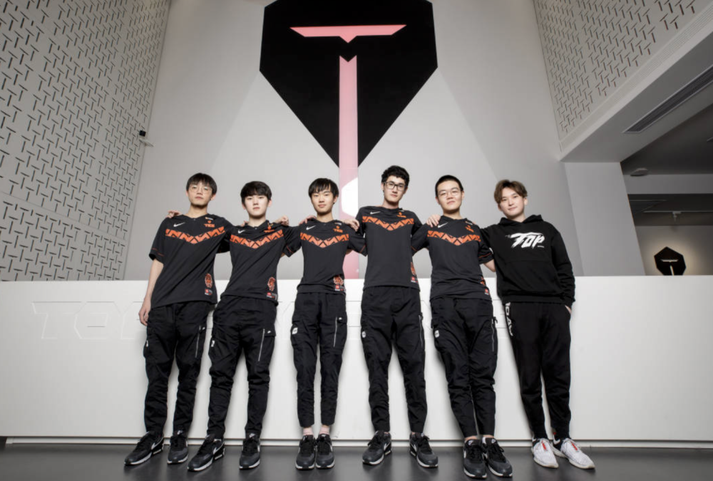 包含100T力克T1,Elk操刀奇招英雄翻盘鏖战多局四强赛,锁定晋级资格的词条 包含100T力克T1,Elk操刀奇招英雄翻盘鏖战多局四强赛,锁定晋级资格的词条