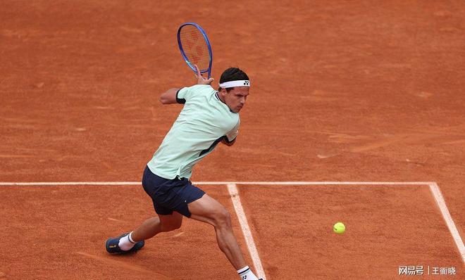 爆冷!网球强队意外出局震惊全场的简单介绍 爆冷!网球强队意外出局震惊全场的简单介绍